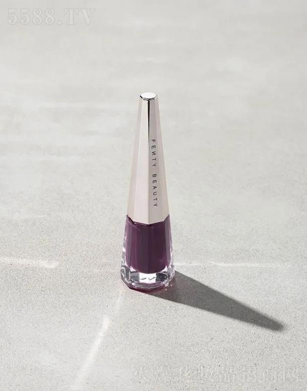 Fenty Beauty�z�q�־�Һ�w�ڼt���ϵ�У�����Ȼ��ϣ��p�pһͿ���ȫ�_